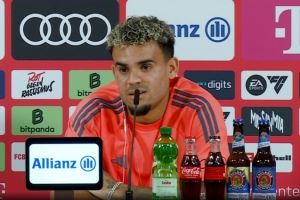 路易斯-迪亚斯：不确定我是否值这么多转会费 罗本是一个标杆