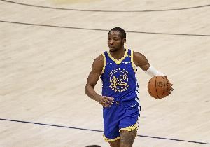 美记：勇士给库明加的报价不变 后者的团队坚持要球员选项