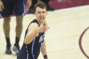 难救主!小瓦格纳17中10砍全队最高27分外加6板 罚球6中5