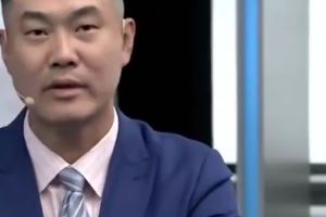 王仕鹏:杨瀚森如果场均只能打5分钟 一个赛季不到就荒废了